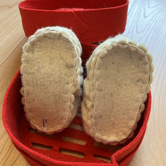Little Dumpling/Dim Sum Booties From Uncommon Goods 6-12 months - Picture 3 of 5